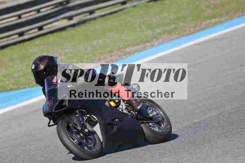 /02 28.-31.01.2025 Moto Center Thun Jerez/gruen-green/79